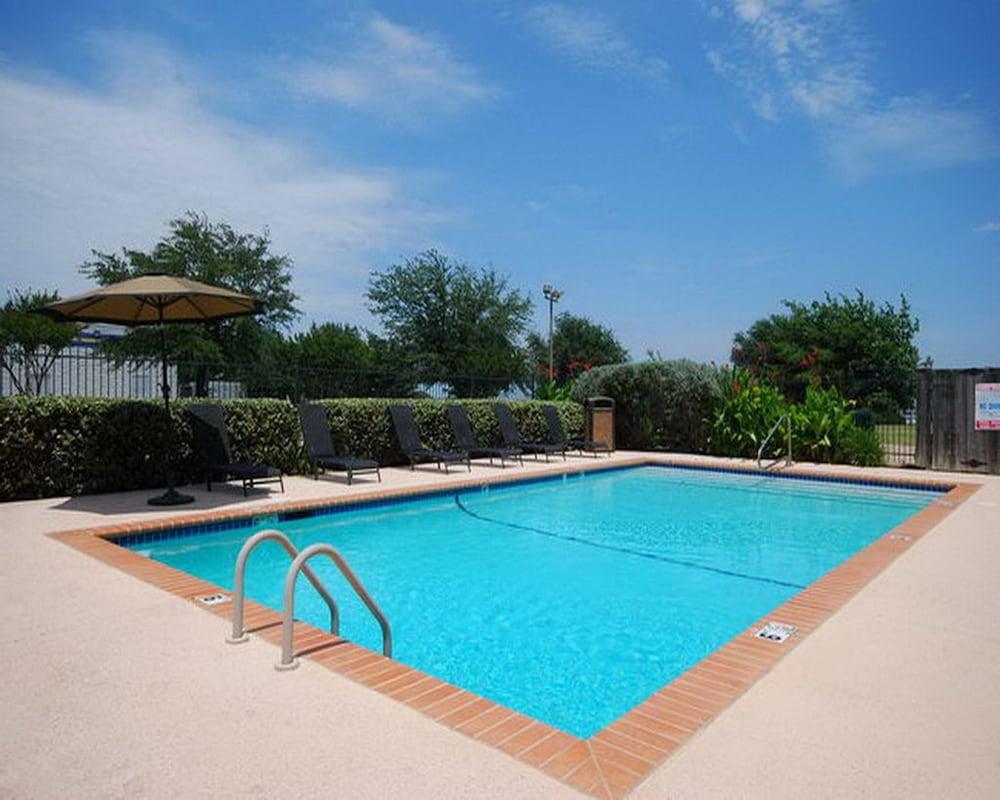 מלון Super 8 By Wyndham Grapevine/Dfw Airport Northwest מראה חיצוני תמונה
